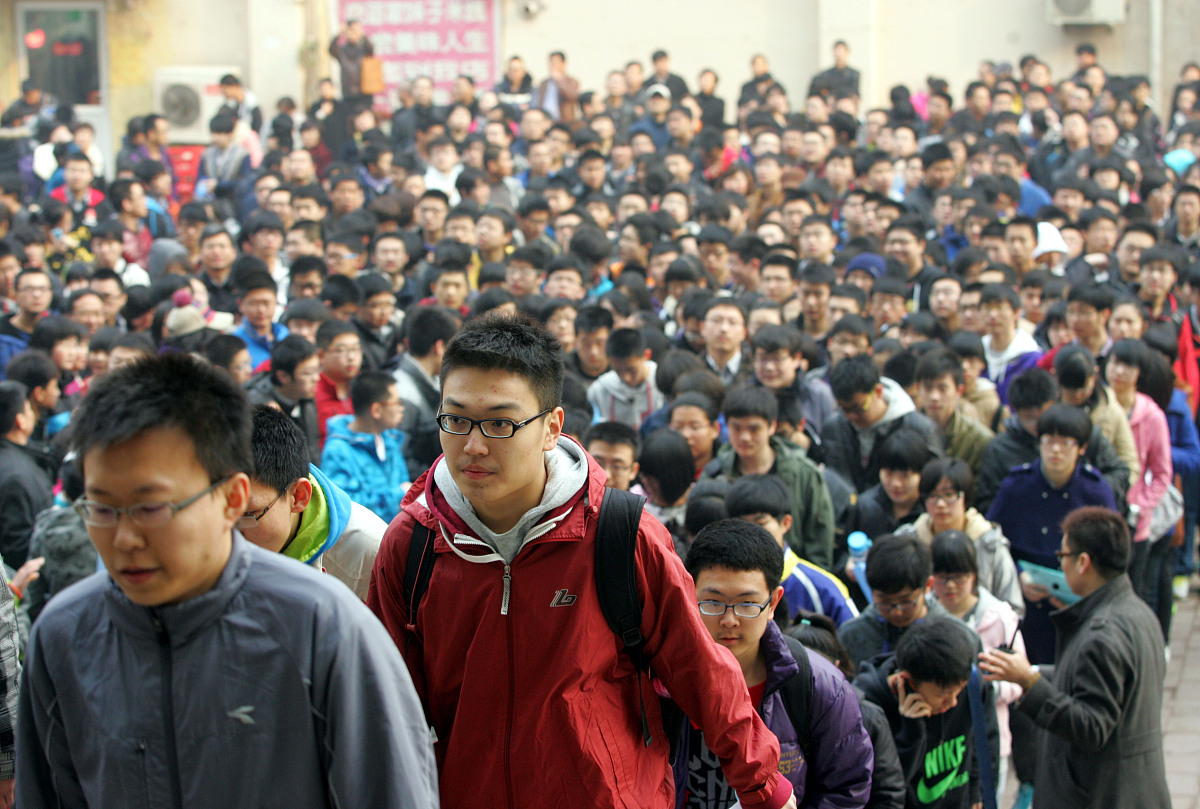 昆明市化工技工学校2023年中考招生：专业化工技能教育，开启职业新篇章