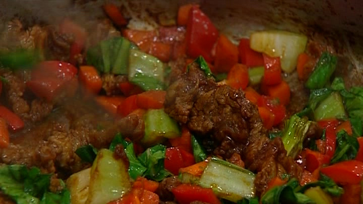 最好吃不过牛肉炒饭,光是看视频就口水直流,抓紧学起来吧