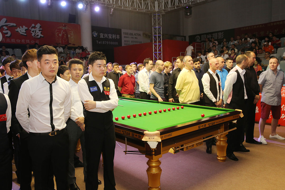 精彩对决！红队夺得台球厅比赛冠军