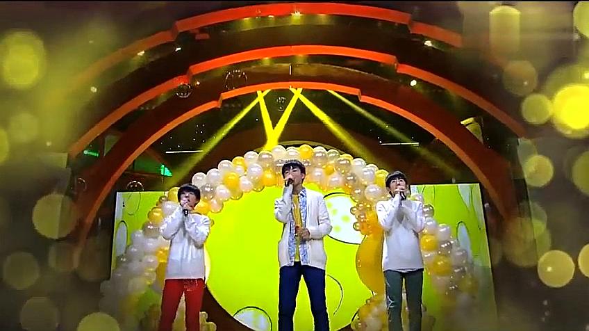 [图]TFBOYS:三小只献唱《梦想起航》,裤子颜色都是应援色,真好!