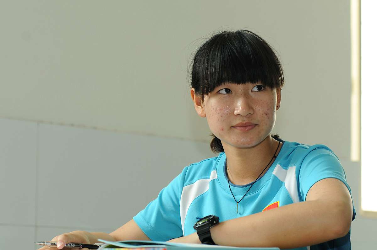 请帮我设计一个表格 按照单淘汰的竞赛体质并且给学生设置号码 以下是学生名单1号 吴鑫茹 2号 沈祥瑞 3号 田康斌 4号 赵文昊 5号 张硕 6号 张瀚 7号 朱慧杰 8号 王梓晨 9号 刘明俊 10号 赵圣凡 11号 张茹梦 12号 武铭浩 13号 李昊阳 14号 孙欣妍 15号 吴依诺 16号 刘佳睿 17号 朱梓悦 18号 刘宇轩 19号 杜宝顺 20号 吴浩宇 21号 杜心茹 22号 赵梓