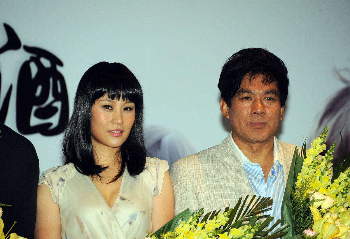 2010年6月8日,北京,喜剧电影《戒烟不戒酒》举行开机发布会.朱时茂和