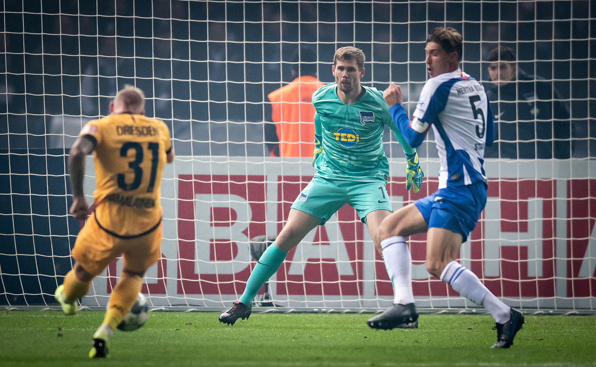 编写一个linux服务器主要硬件设备运行记录