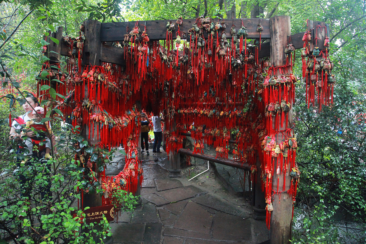 成都华夏旅游商务学校地址和乘车路线