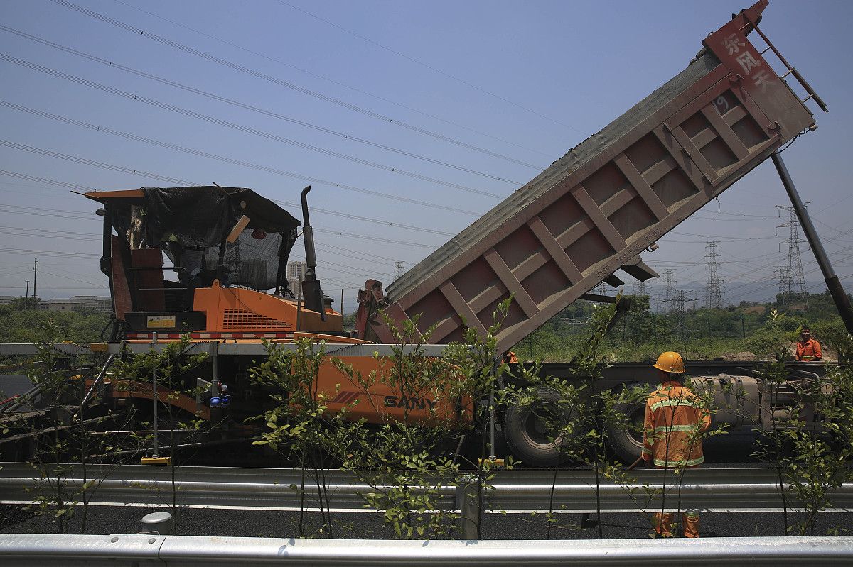 重庆新渝技工学校电梯安装与维护专业有五年制大专吗？