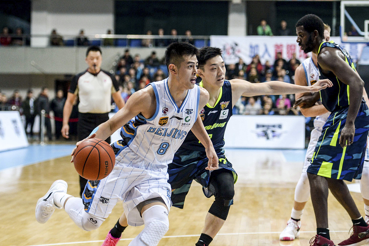 篮球体前换手技巧：6个关键步骤助你突破防守