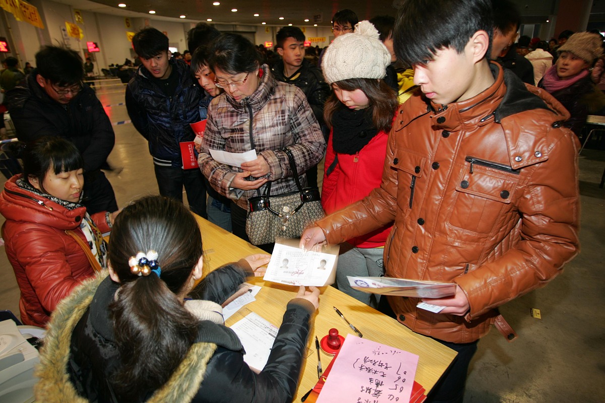 重庆工艺美术幼师学校2022年招生办联系电话 - 报名咨询电话