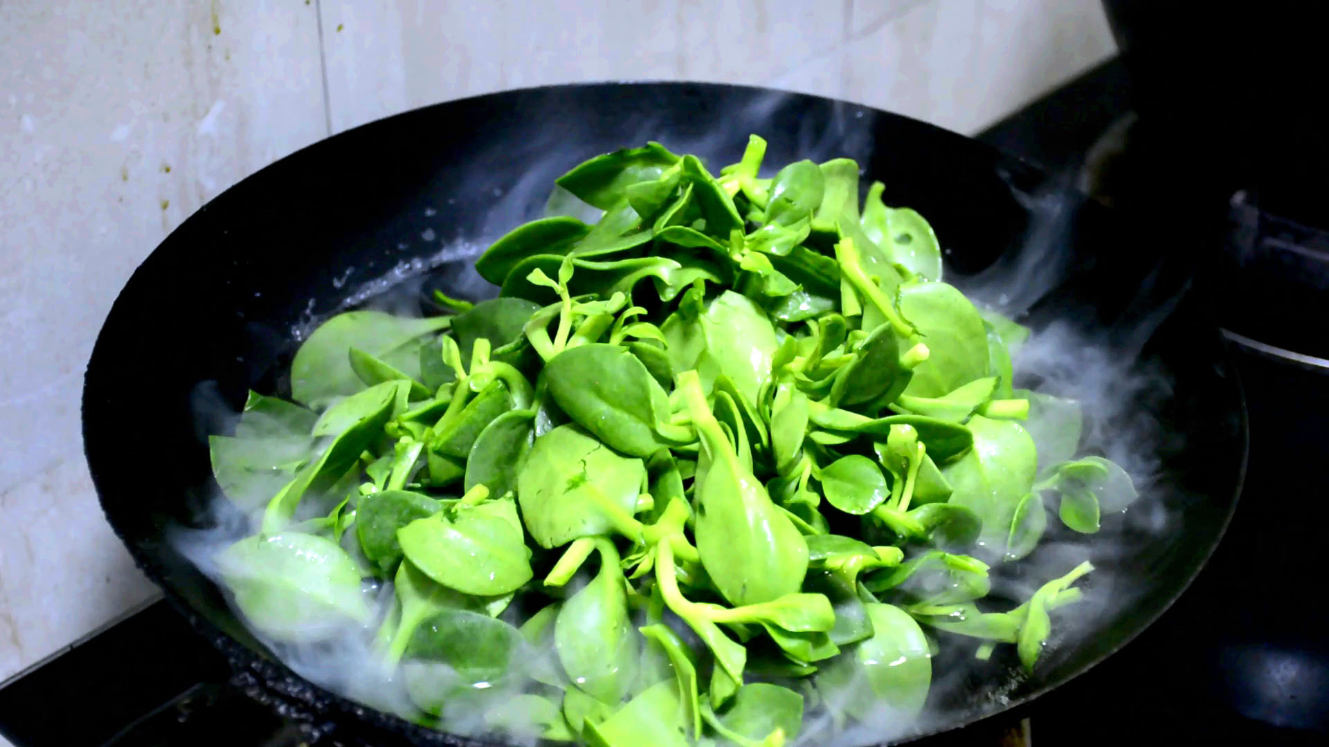 田七菜这样做才好吃,农村妹子巧手一挥,做出一道美味可口的美食