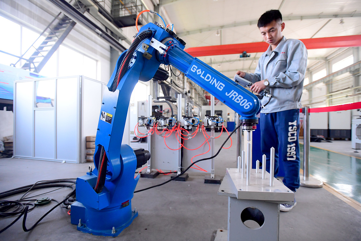 四川慧明中等专业学校数控技术应用专业课程内容解析 | 就业前景分析