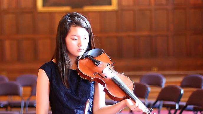 [图]小提琴:少女演奏贝多芬的《G大调小步舞曲》技术不错啊!
