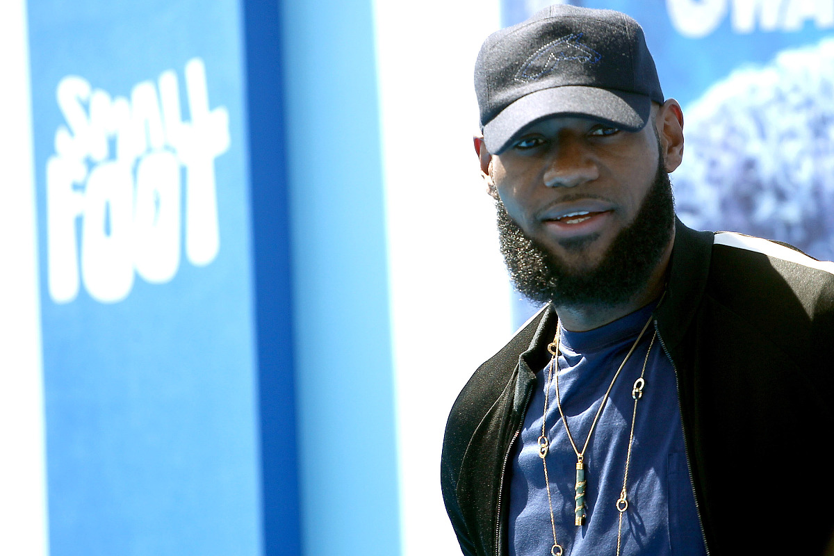 勒布朗·詹姆斯: NBA传奇巨星的荣耀之路