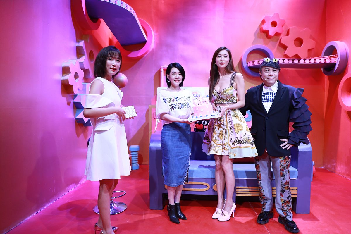 综艺节目中的时尚与美妆元素：引领潮流，提升审美