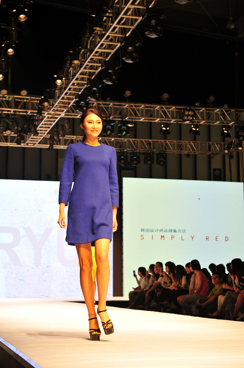 西方文明史课程小组取名：东西联和，古典诗词与中西文化融合