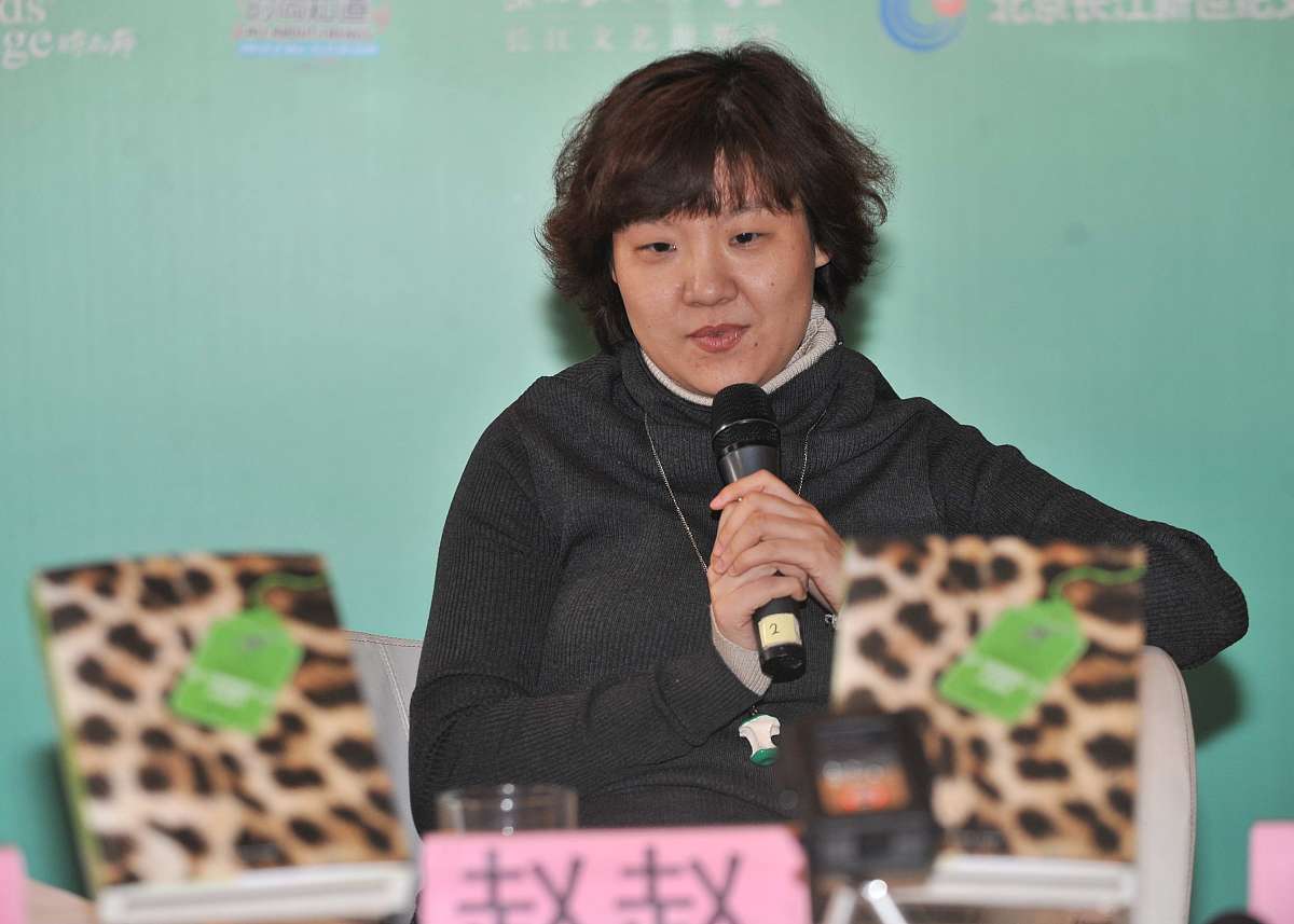 2012年2月15日,北京,《穿"动物园"的女编辑》小说首发式举行.***_***