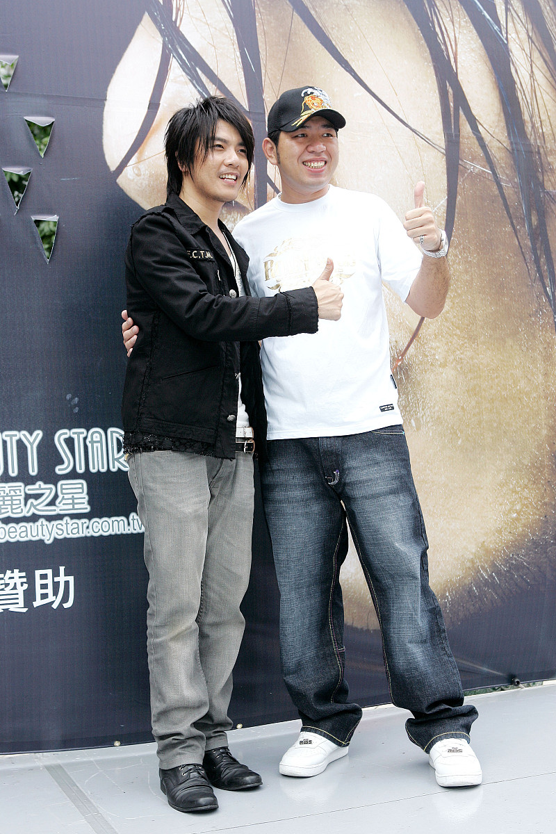 2007年9月30日,台北,阿杜发行新专辑《撒野》.nono捧场+++_+++阿杜