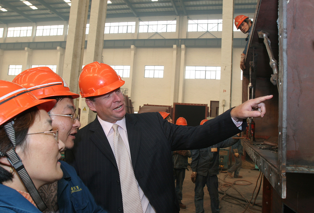 二工段四名员工利用休息时间完成B8367双发引气管路检查工卡