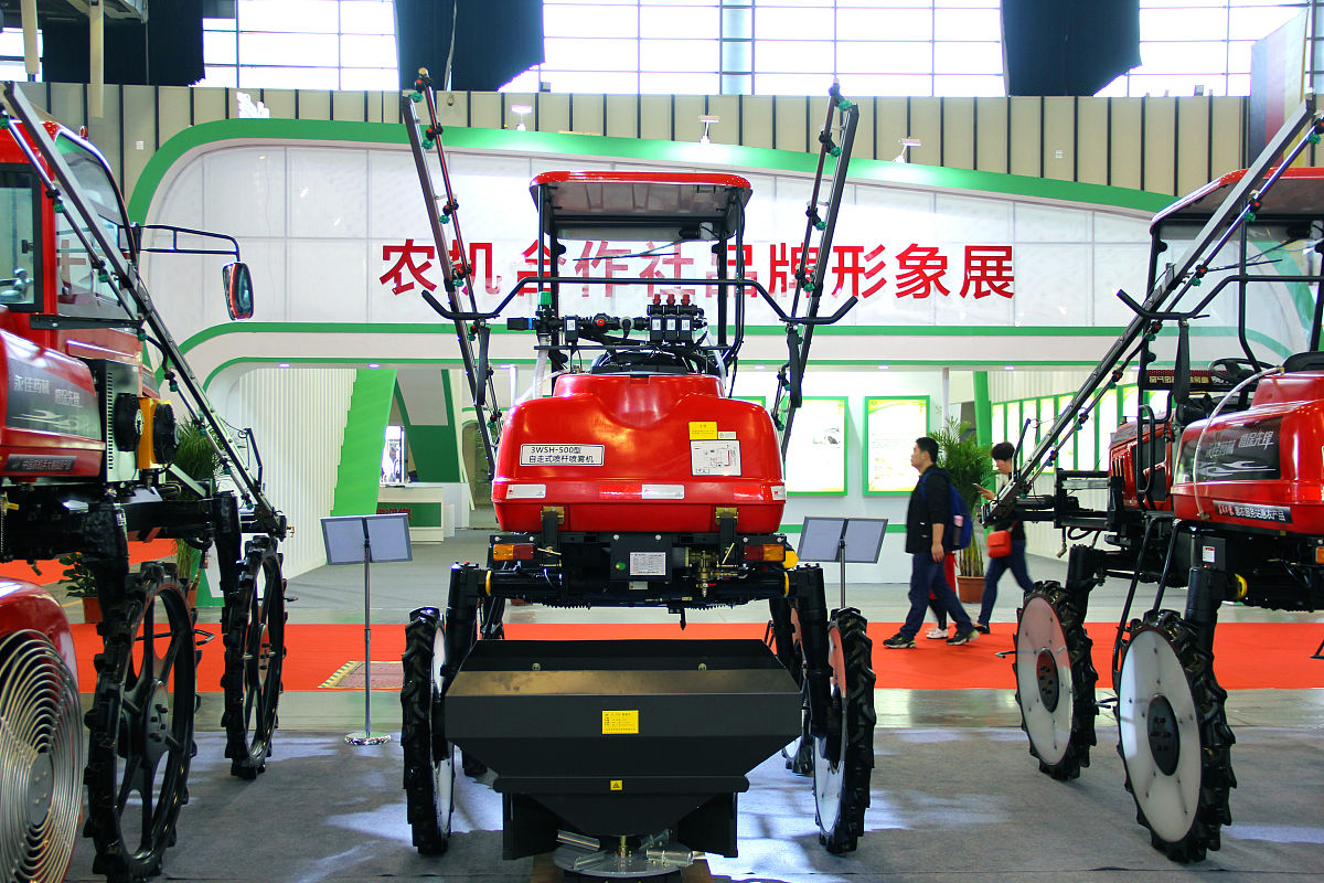 写一个电铲自动装载控制系统的背景要求字数300－500