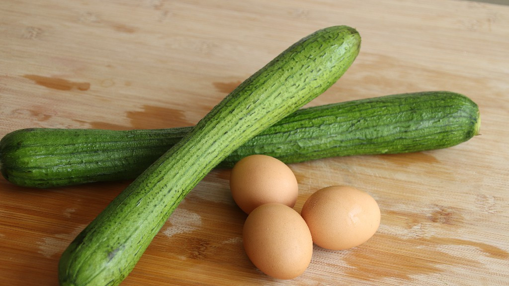 30年的丝瓜白吃了,这种做法还是第一次见,不蒸不煮,比吃肉还香