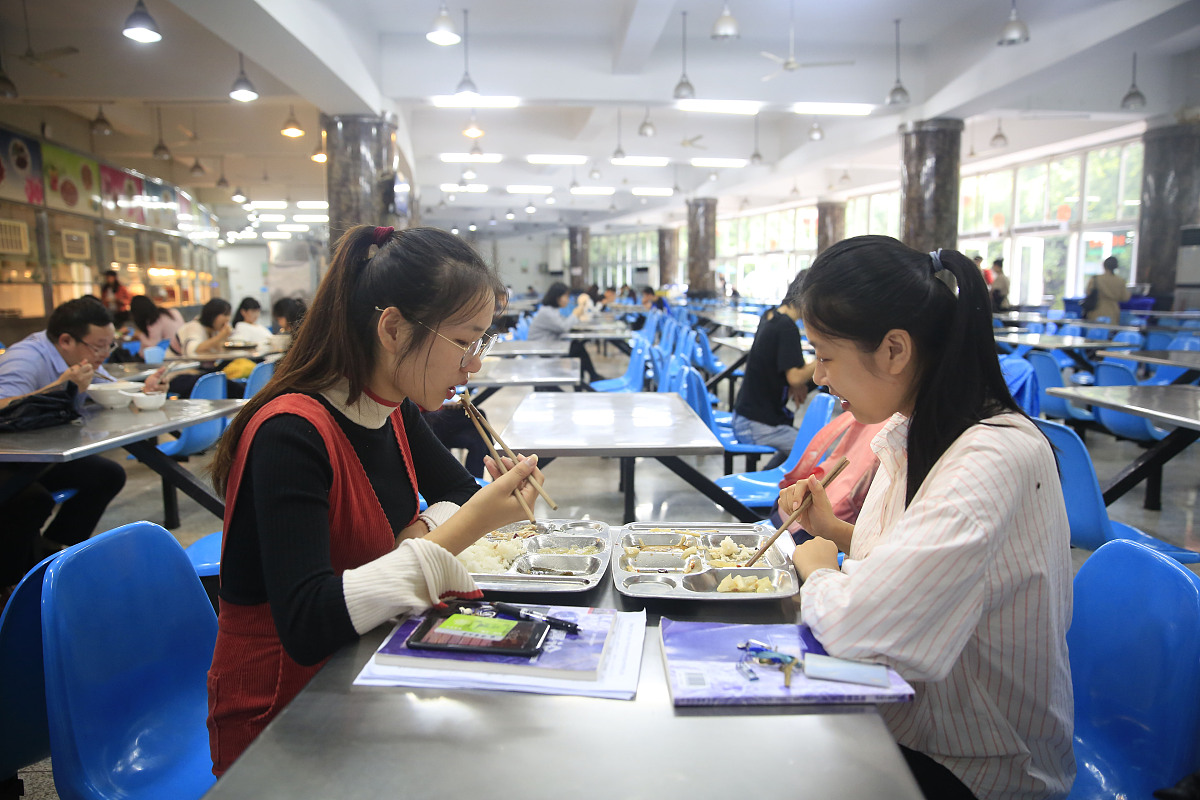 辽宁传媒学院食堂怎么样？就业情况如何？