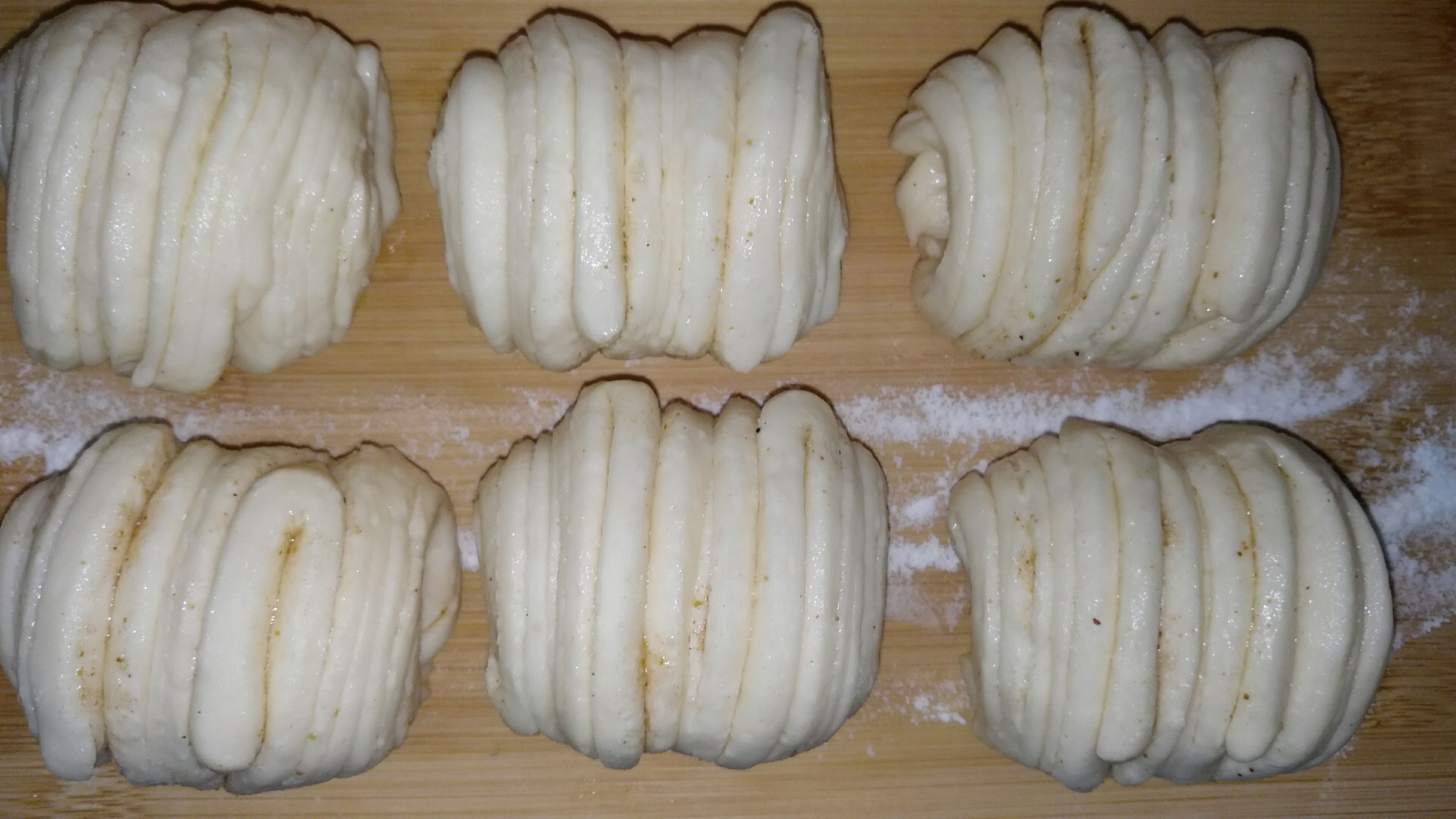 花卷最简单的做法,只需要一根筷子就能做出渲软多层漂亮的花卷