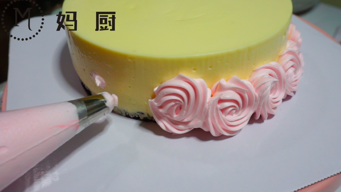 厨师教你如何装饰生日蛋糕让你的女神过个美好的生日,你做到了吗