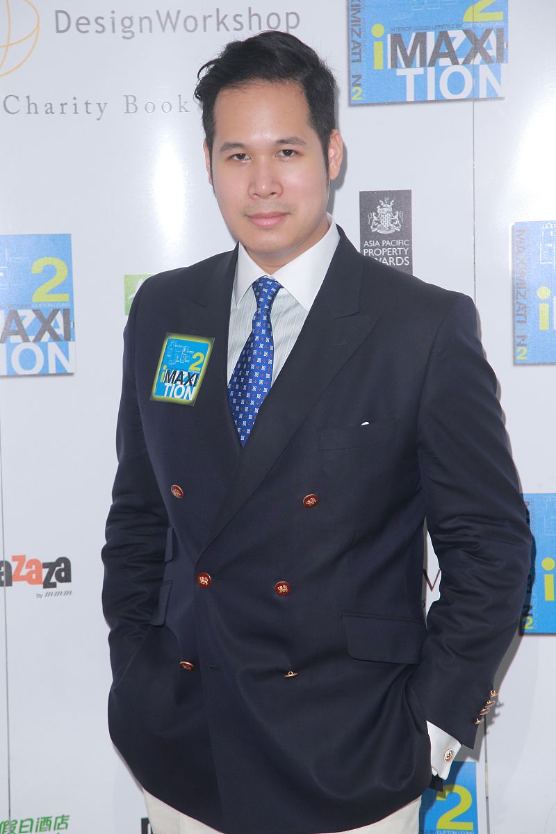 2014年5月26日,香港,艺人于铜锣湾出席慈善活动.周国丰 , 王敏德 ,