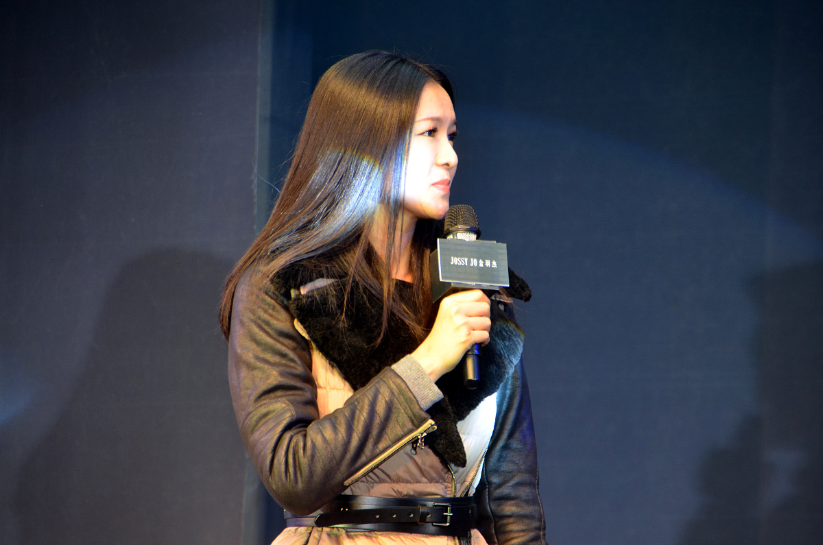 周也的词条叫野生周报田曦薇的词条叫田田向上请参照类似格式为董思池这个名字想出至少5个词条