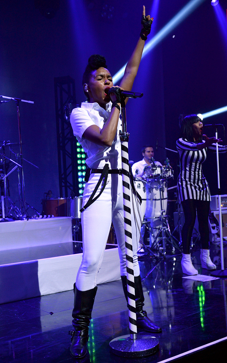 mmoitem设计一个即死技能 需要在12秒内取消 否则杀死指定生物并给我它的681版本的mmoitem配置和510版本的mythicmobs的配置