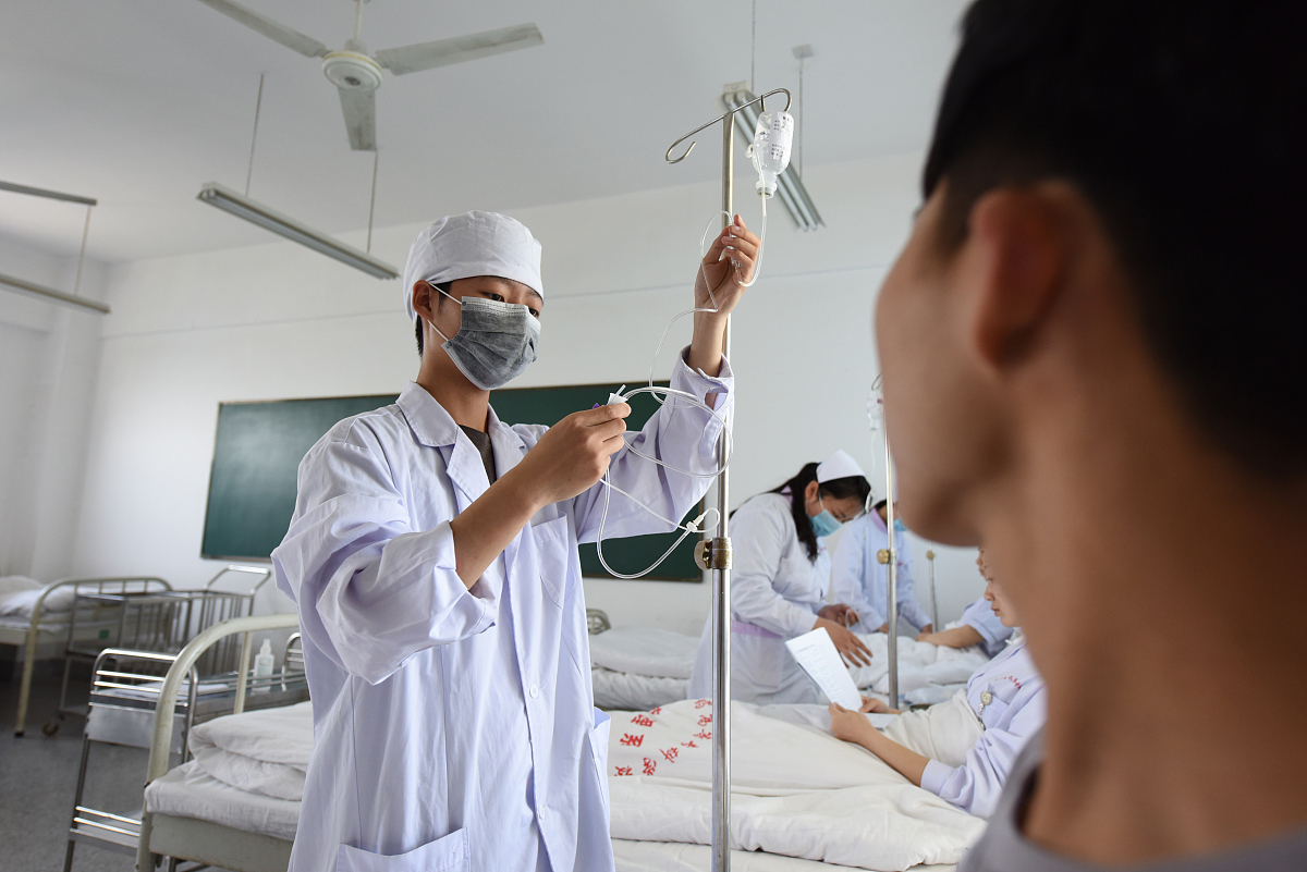 遵义医药高等专科学校：注重实践教学，培养医药人才