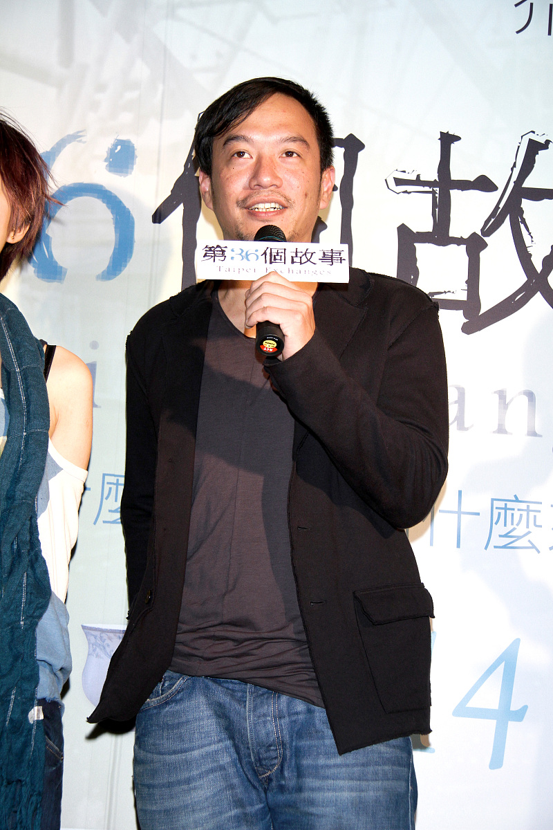 2010年4月25日,台北,电影《第36个故事》举办首卖签票活动.***_***+++