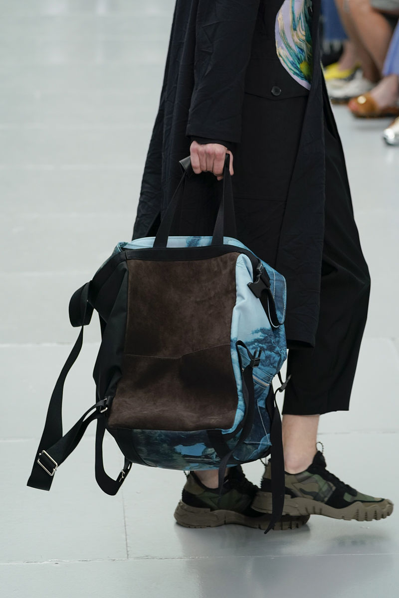 当地时间2019年6月19日,法国巴黎,2020春夏巴黎男装周:valentino 品牌