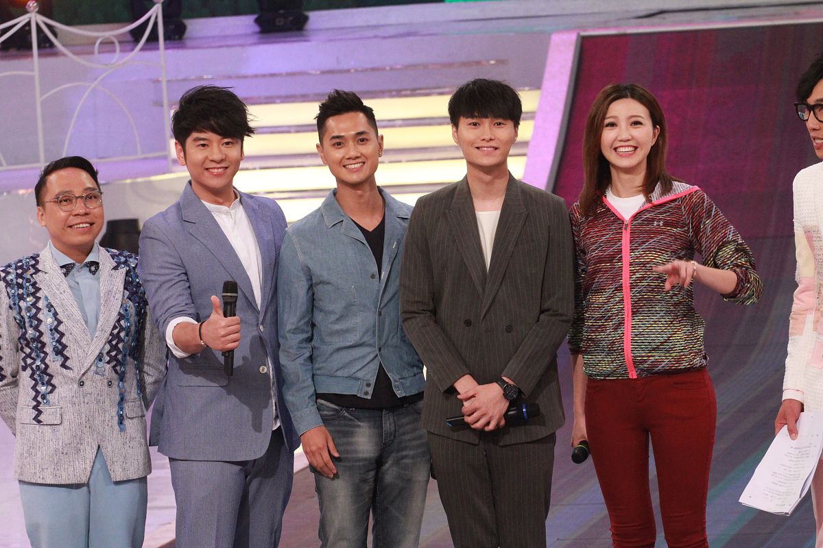 2016年7月17日,香港,tvb电视城制作直播节目《万千星辉放暑假》庆祝10