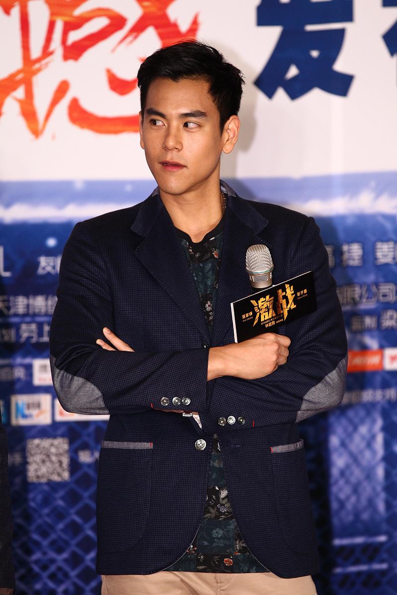 黄治滔和彭于晏：诗歌里的帅气魅力