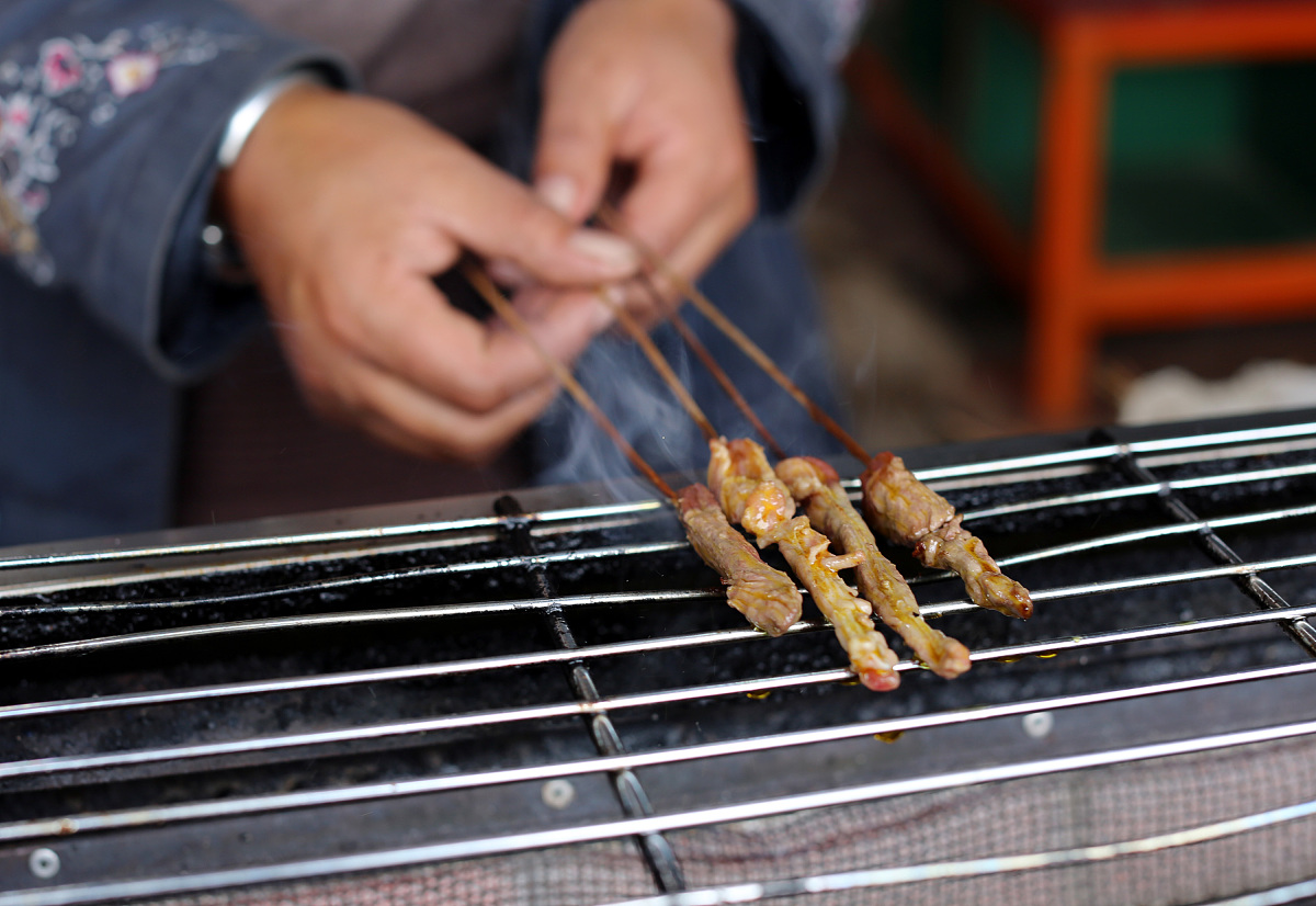 川西十一旅游，感受诗意画卷般的自然与人文