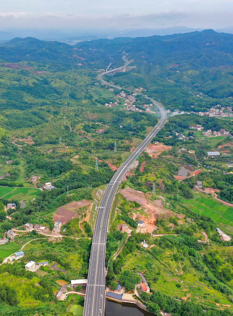 G85高速公路：连接南宁和珠海的重要交通枢纽
