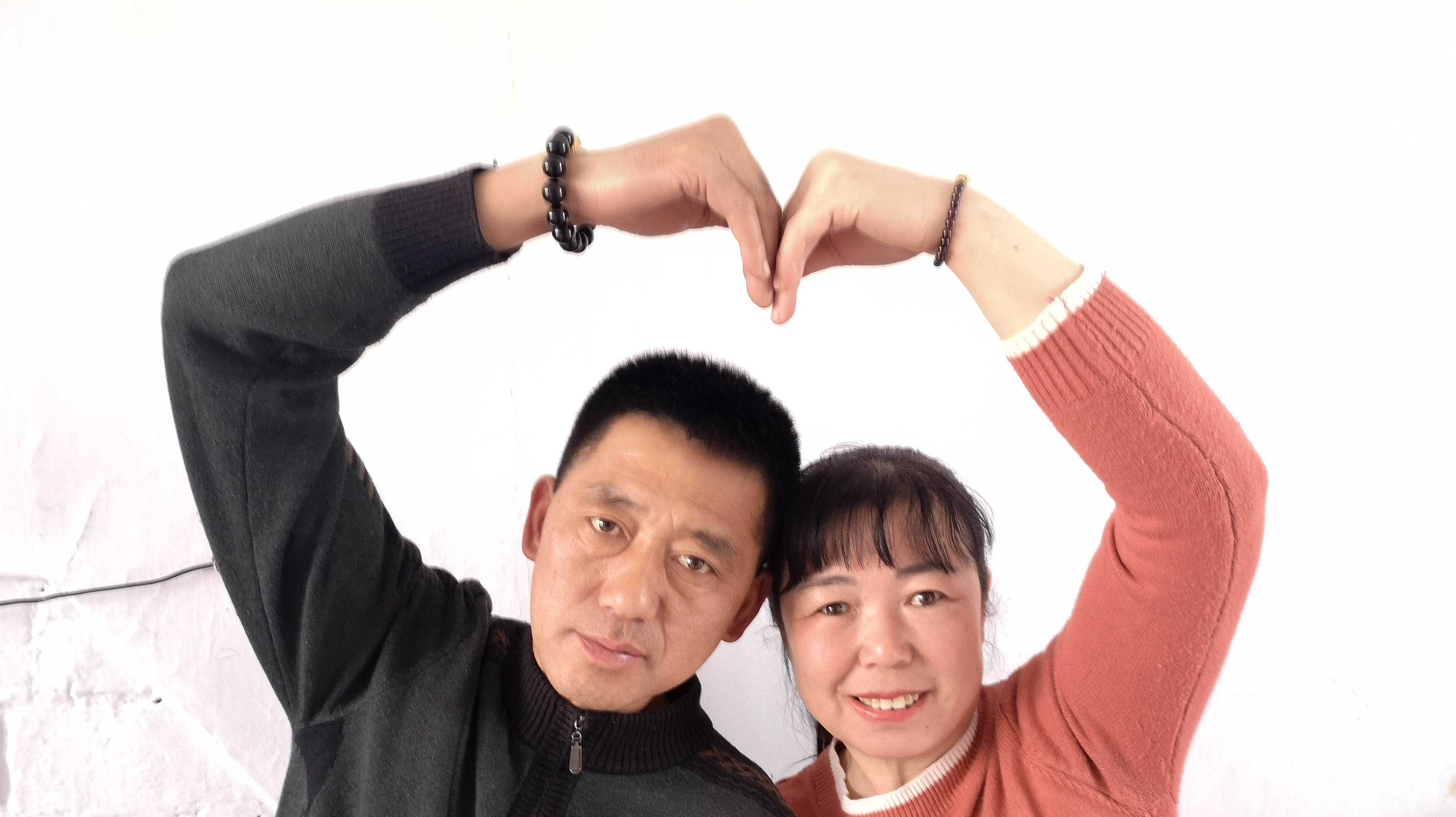 乡村老崔:东北酸汤子一家三口吃的真香,农村大铁锅做饭就是快
