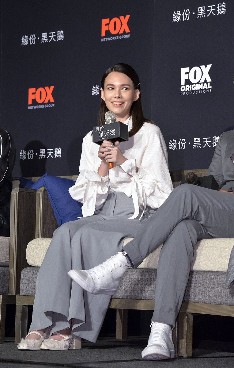 求助：谁能成为她的女朋友？