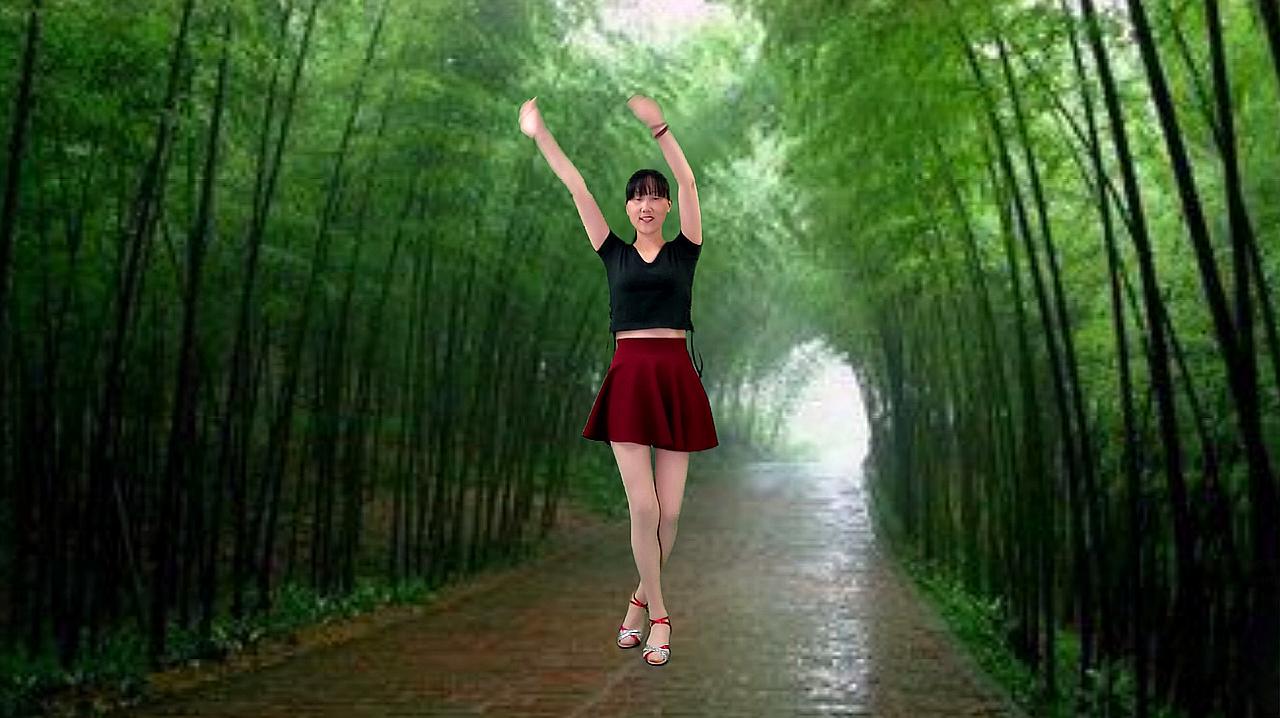 高山族民歌广场舞《阿里山的姑娘》舞蹈新颖,跳起来好听更好看!