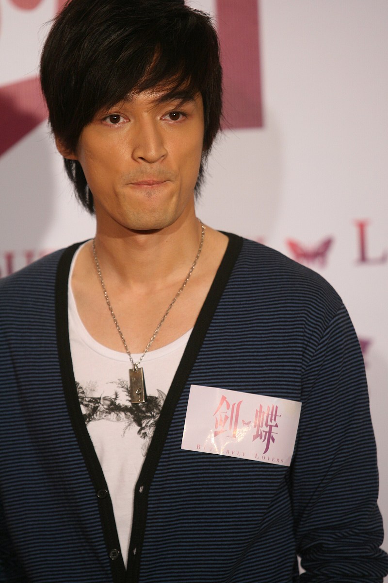 胡歌：实力演员、人气歌手、公益大使