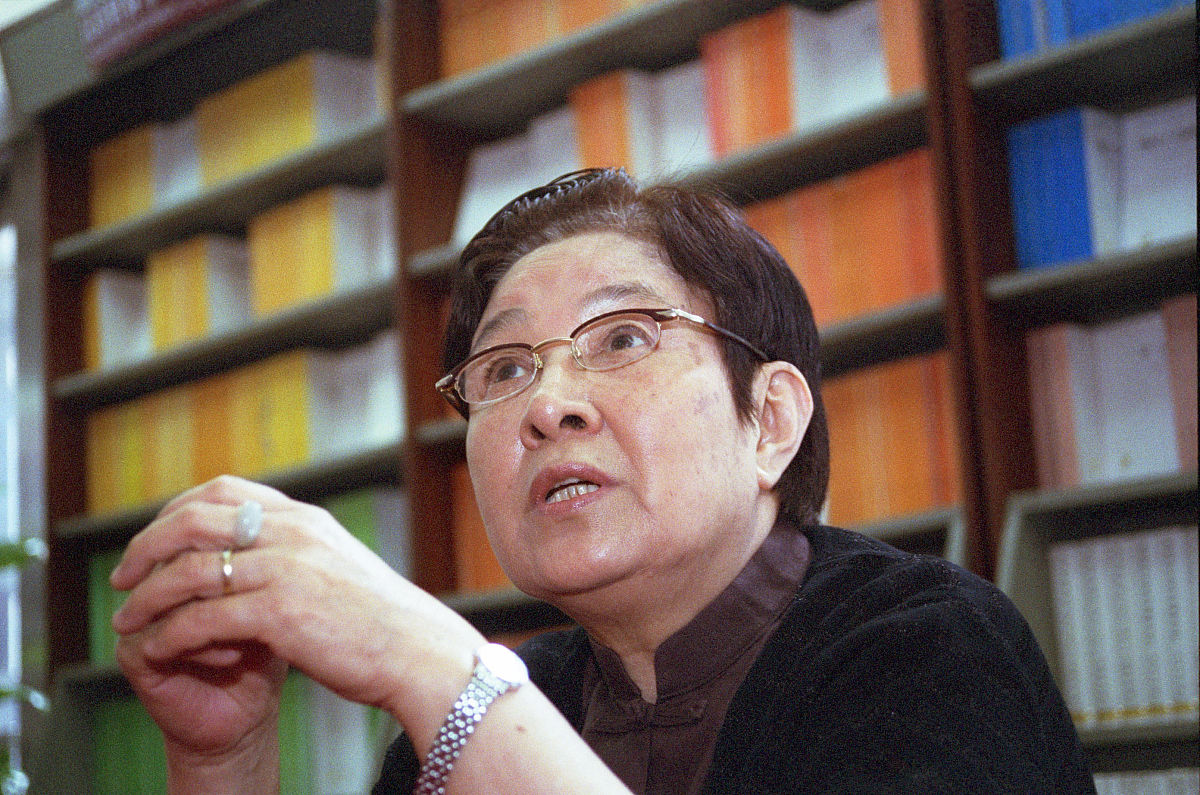 江钧：著名作家和文化学者 - 思想深邃，作品影响深远