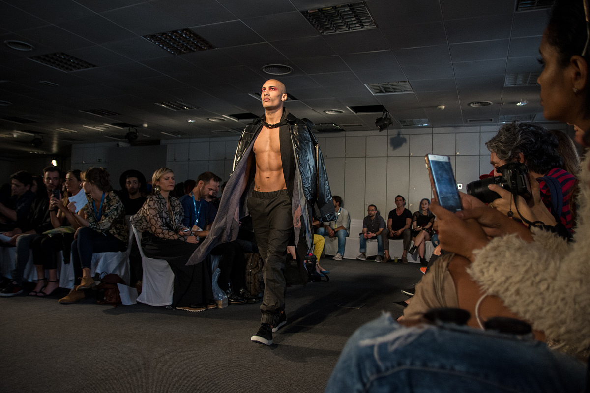 WWE 1538: 查德·盖博VS马特·里德尔 - 幽默解说！谁是最终赢家？