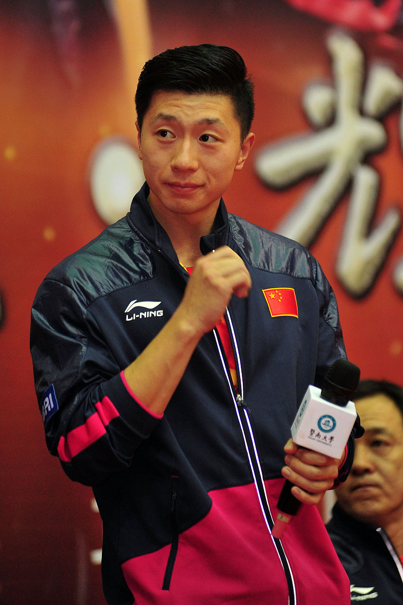 论述中学语文课堂师生交流中应该创新课堂教学评价实现师生互动交流写成一段话格式不少于500字。