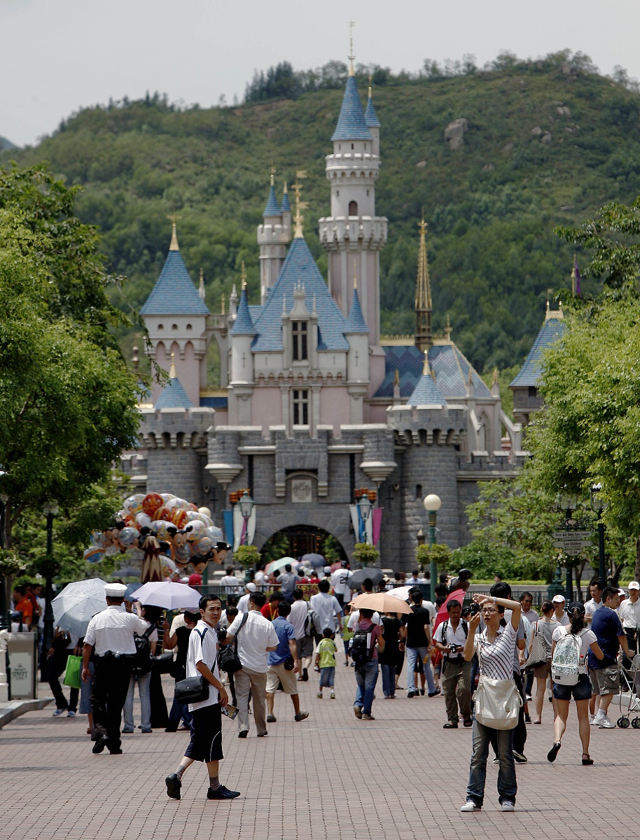 请写一篇香港迪士尼旅游攻略2000字