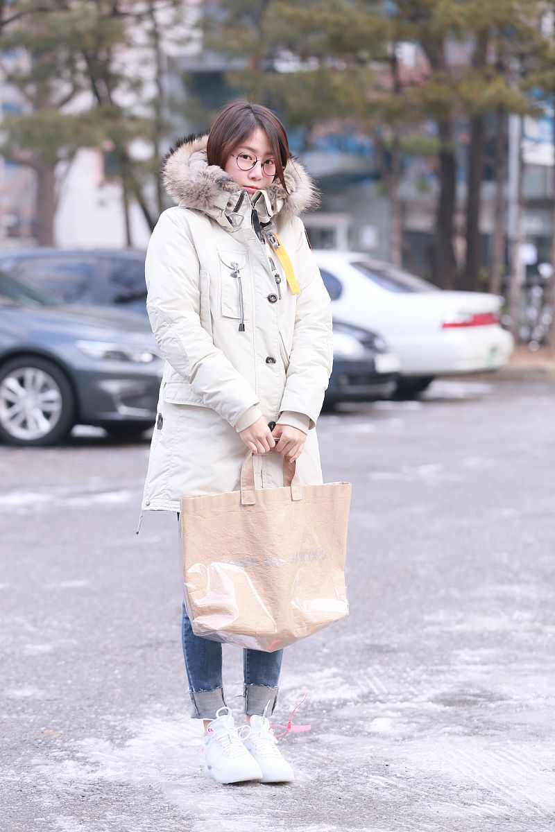 秋冬时尚穿搭：细节成就华丽，羽绒服、夹克衫、外套推荐