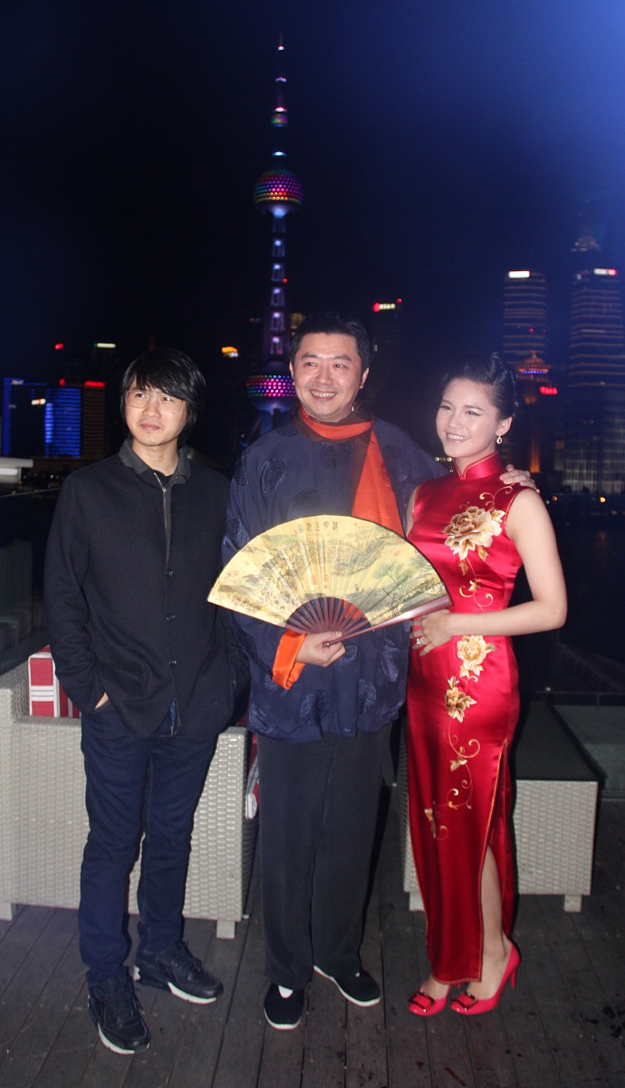 2015年02月13日,上海,赛车手韩寒出席车王认证二手车超市派对活动.***