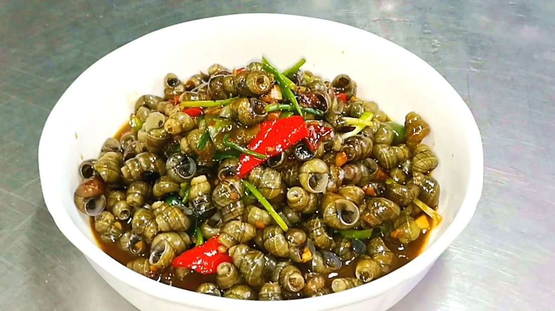 泰州人爱吃的炒螺蛳,口味调成甜蜜蜜的才能符合胃口,看大厨咋做