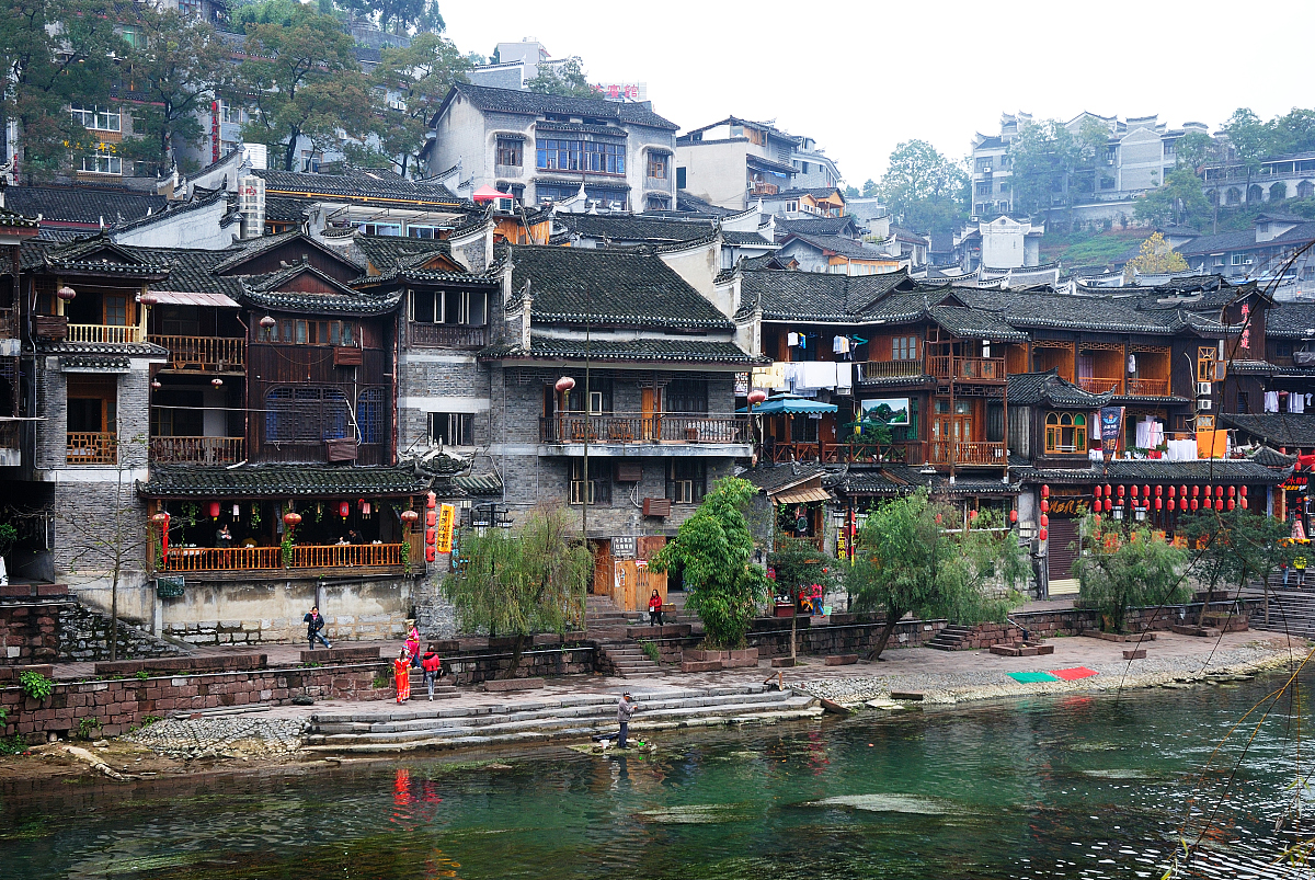 湘西自治州建筑学校是不是民办？热门专业有哪些