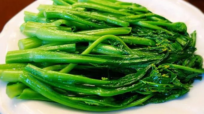 炒青菜时,万万不可直接下锅,牢记这一步,脆嫩入味超好吃