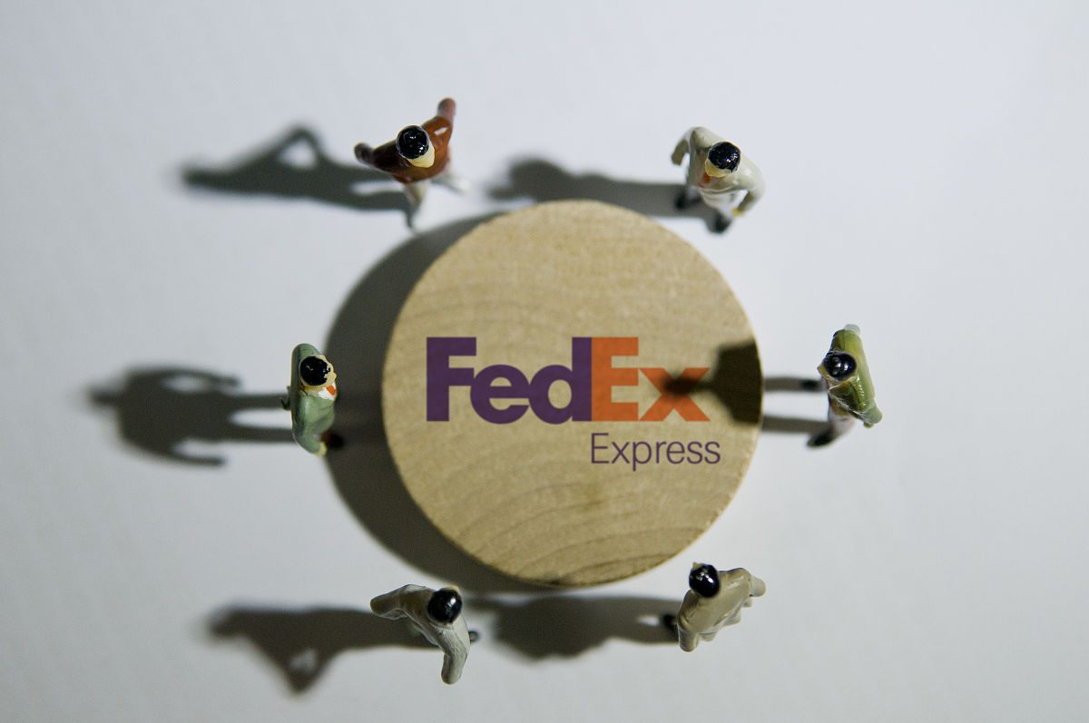 全球最快快递公司：DHL、FedEx 和 UPS 速度比较