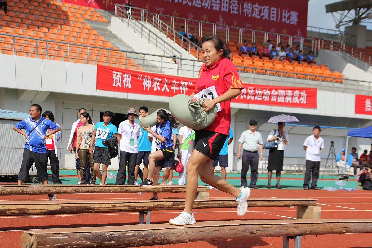 重庆科技学院2019年春季田径运动会开幕式精彩呈现 - 尽显青春活力